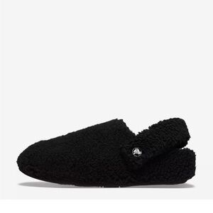 CROC Cozy Black Fleece Slippers